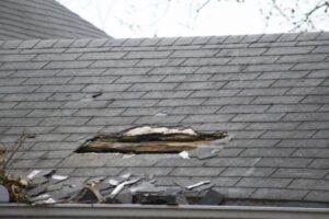 5 Ways Roofing Contractors Can Prevent Further Property Damage