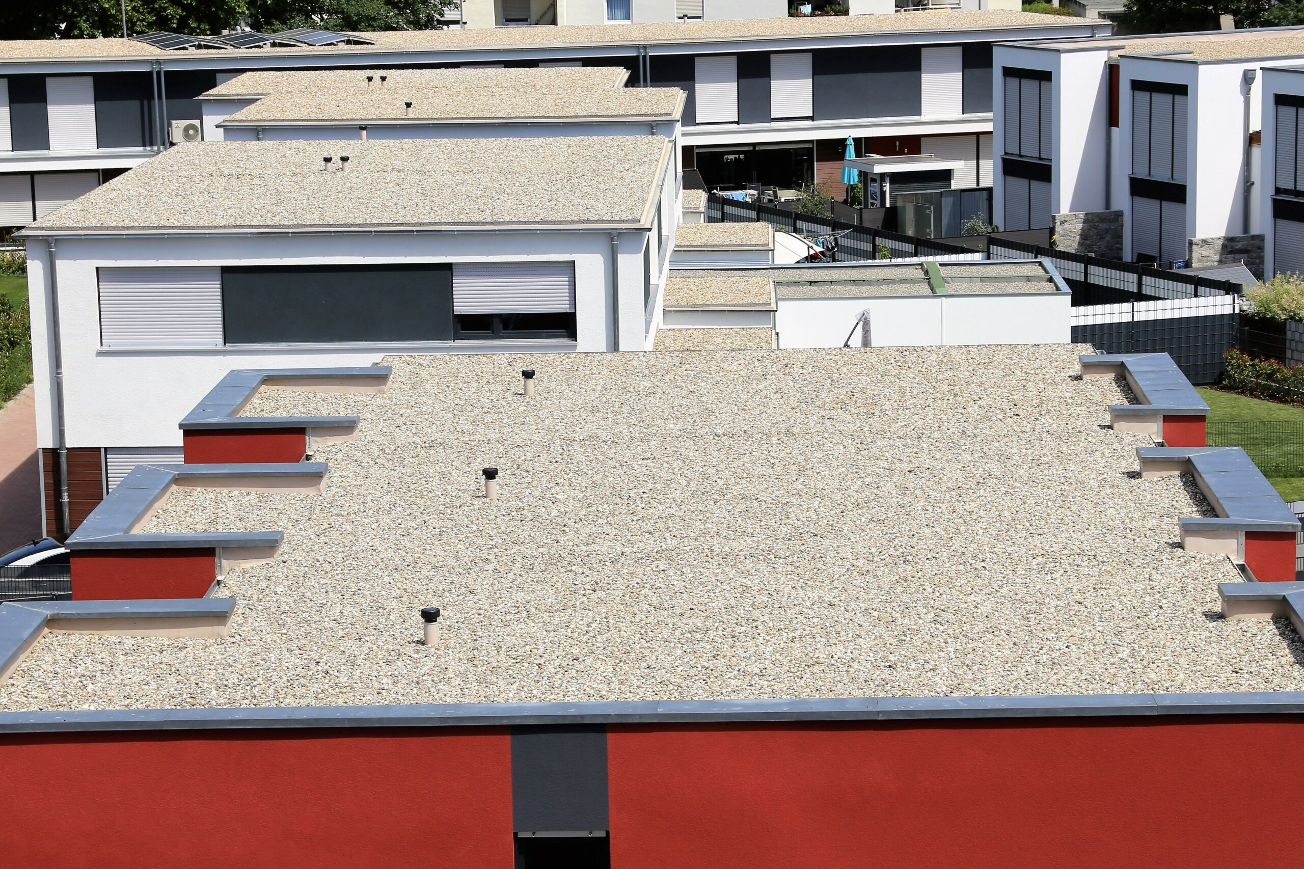 Flat roof with gravel