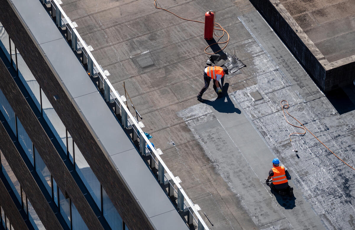 installing a membrane roof